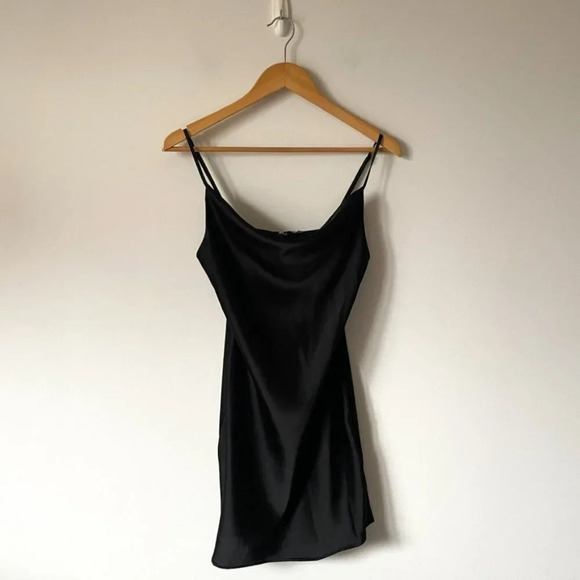 Urban Outfitters UO Mallory  Cowl Neck Satin Like Slip Dress Black Size Small - Picture 11 of 13